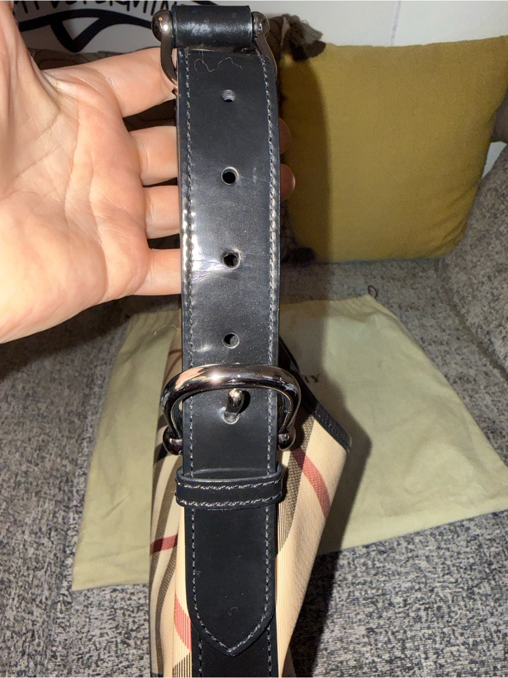 Burberry Beige Nova Check Hobo Shoulder Bag with Black Trim - Picture 5 of 12